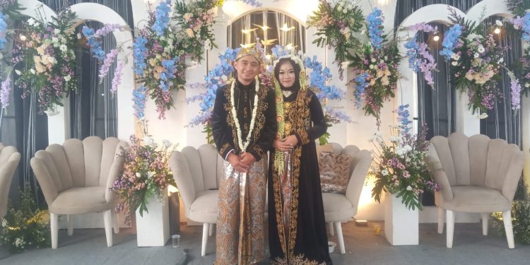 Keluarga Besar Muhajir Gelar Resepsi Pernikahan Firyal Muktiah dengan M. Adam Fakhroji Berjalan Sangat Meriah