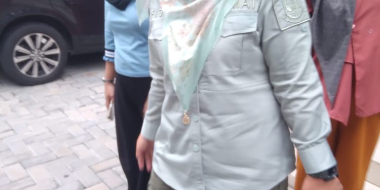 Usai Pemanggilan oleh Bawaslu Kota Bekasi, Camat Bekasi Timur Klarifikasi Pemakaian Jersey 02