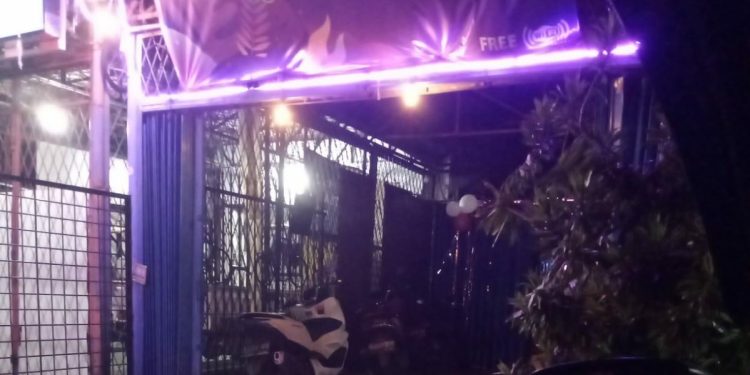 Dianggap Meresahkan, Warga Larangan Utara Tolak Keberadaan Twin’s Cafe