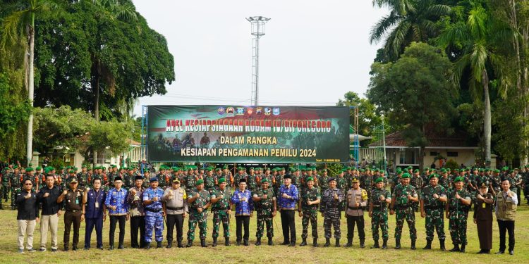 Dedy Yon Hadiri Apel Gelar Pasukan Pengamanan Pemilu 2024 Kodam IV/Diponegoro