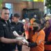 Di Penghujung Bulan Suci Ramadhan 1445 H DPC 234 SC Kota Tegal Nyalurkan Zakat Fitrah
