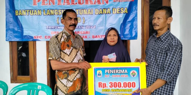 Pemdes Desa Banjarsari Menyalurkan BLT-DD Tahap 7 Berjalan Dengan Lancar