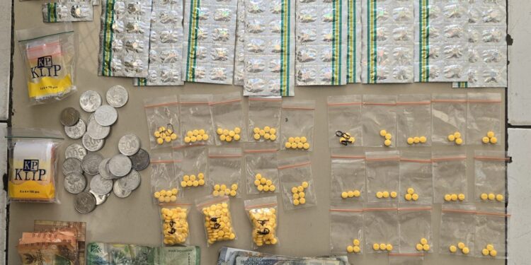 Polsek Jatiuwung Sita Ratusan Butir Obat Daftar G Tanpa Izin Edar