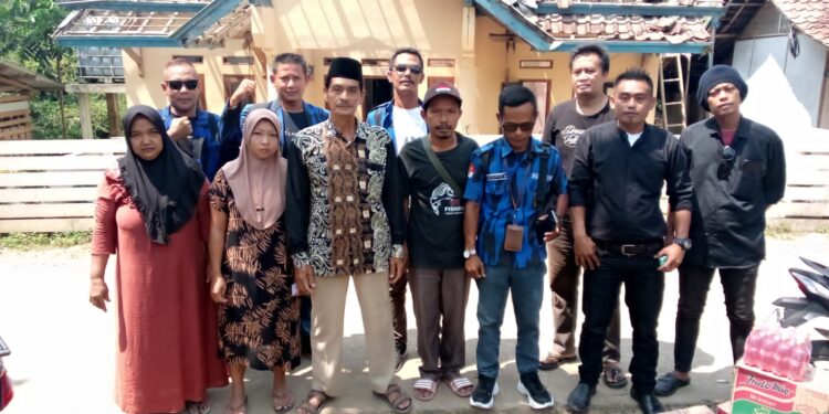 DPC Badak Banten Kecamatan Cikulur Berikan Bantuan Langsung Terhadap Keluarga Korban Kebakaran Di Kampung Bahbul Desa Cikulur.