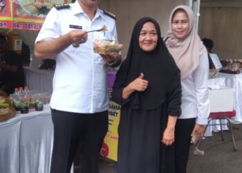 Camat Mustikajaya Hadiri Operasi Pasar