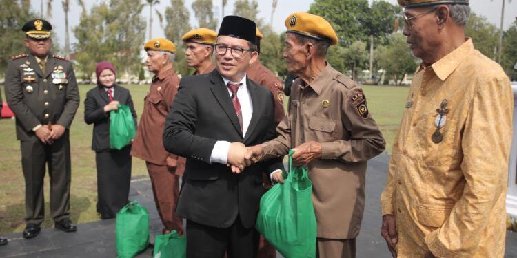 Pj Bupati Tegal: Semangat Kepahlawanan Melawan Kemiskinan dan Kebodohan