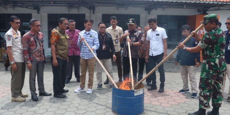 2.956 Lembar Surat Suara Lebih dan Rusak Dimusnahkan