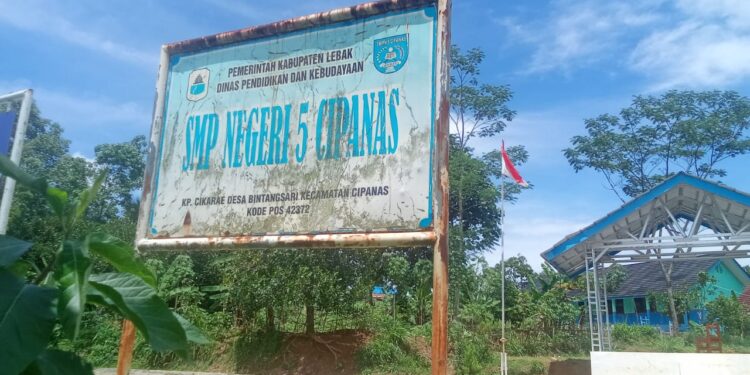 Oknum Guru SMPN 5 Cipanas Diduga Pungli Kepada Siswa Sebesar 20 ribu