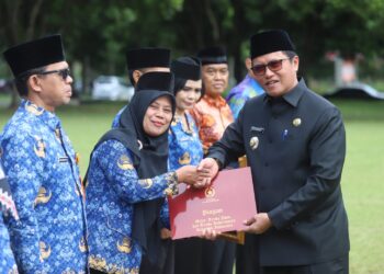Pj. Bupati Nukman Pimpin Upacara Peringatan Hari Kopri, Kesehatan Nasional, Pgri dan Hari Cinta Puspa