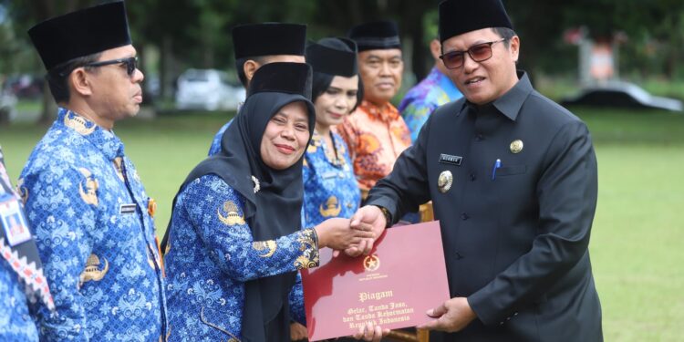 Pj. Bupati Nukman Pimpin Upacara Peringatan Hari Kopri, Kesehatan Nasional, Pgri dan Hari Cinta Puspa