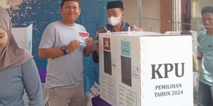 M.Gozali Ajak Masyarakat Desa Mekarjaya Untuk tidak Golput di Pemilu 2024