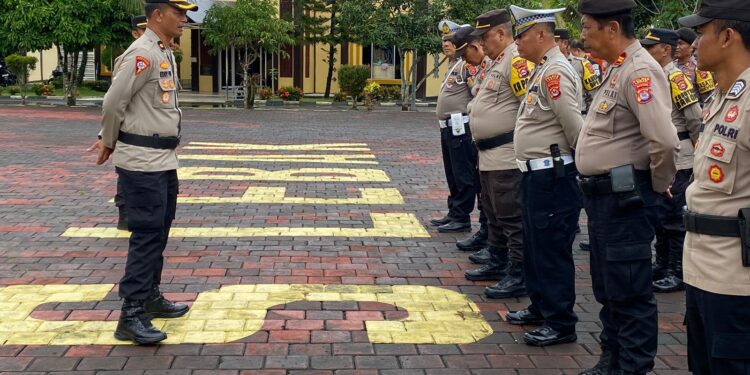 Kabag Ops Polres Lebak Pimpin Apel persiapan pengamanan Hitung Suara Tk KPU Kab. Lebak