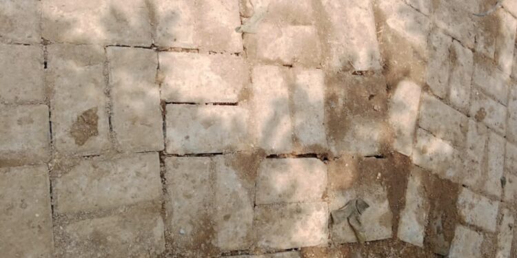 Pembangunan Paving Blok di Desa Tunjung Teja Diduga( ASJAD) Asal Jadi