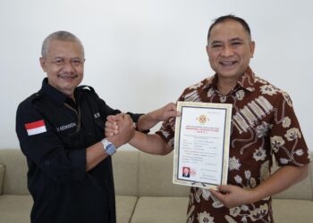 Kusnanto Saidi Terima Sertifikat Karate Sabuk Hitam DAN IV