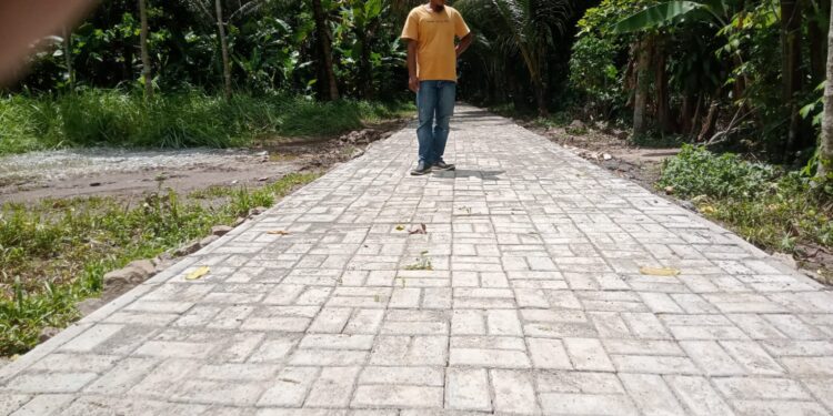 Masyarakat Apresiasi Proyek Paving Blok di Desa Tanjung Teja