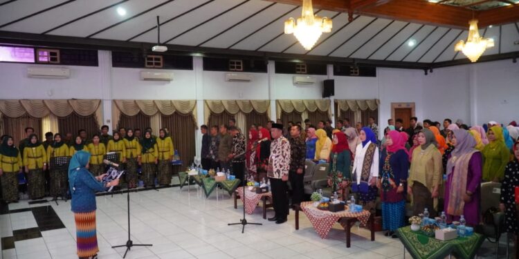 Peringati Hari Ibu, Pj. Wali Kota Tegal Ajak Hargai Perjuangan Para Ibu