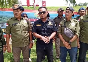 Gelar Aksi Peduli Lingkungan (APEL) Forwatu Banten Lepas Puluhan Ikan di Lokasi Sungai Tercemar Limbah dekat Industri PT. Indah Kiat.