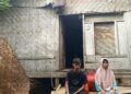 Kisah Pilu Seorang Pedagang Opak Keliling Desa Curugpanjang Bertahan di Rumah Tidak Layak Huni