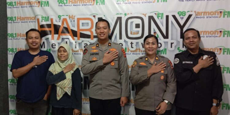 Biro SDM Polda Banten Gelar Talkshow di Radio Harmony, Sosialisasi Penerimaan Siswa SIPSS Tahun 2025