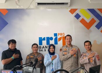 Biro SDM Polda Banten Sosialisasi Penerimaan Siswa SIPSS Tahun 2025 Melalui Talkshow di Radio RRI Banten