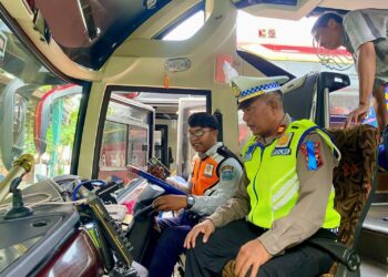 Cegah Laka Lantas, Petugas Gabungan di Kota Tegal Lakukan Ramp Check Armada Bus
