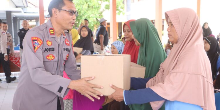 Berkah Ramadhan, Polres Tegal Kota Salurkan Paket Sembako Untuk Warga Kecamatan Margadana