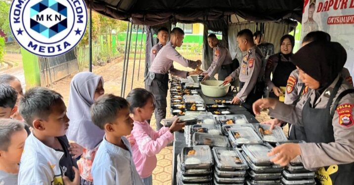 Peduli Warga Terdampak Bencana, Polda Banten Bagikan Bantuan di Kecamatan Padarincang