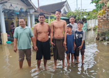 Akibat Ulah Oknum Anggota Polres Sumenep, Menutup Saluran Air, Mengakibatkan Banjir Kerumah-rumah Warga