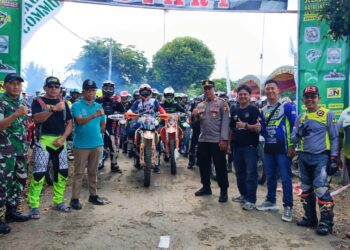 Raider Trail Kaltim Jelajahi Alam Batu Engau Yang Menantang