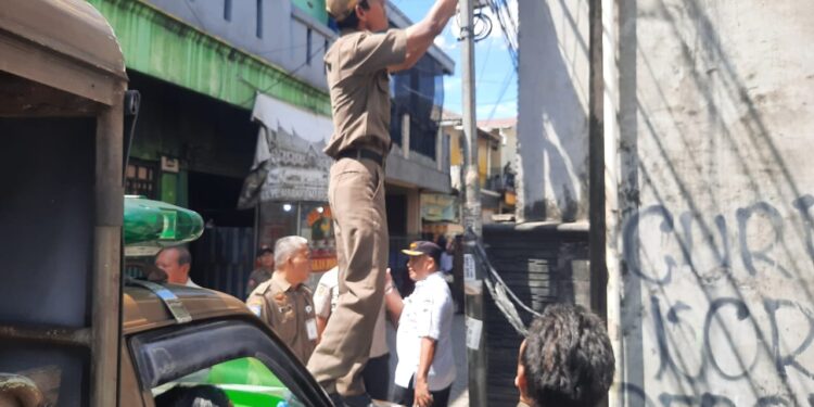 Ini Kata Sekdis Kominfo : Kabel Udara Telah Melanggar Perwal Dan Perda Kota Tangerang Jelas Ilegal