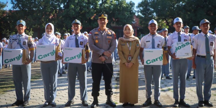 Kapolres Tegal Kota Ajak Pelajar Berani Bermimpi Meraih Cita-Cita