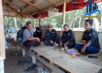 Pengunjung Wisata Sawarna Pantai Cipamandangan Desa Sawarna Ke