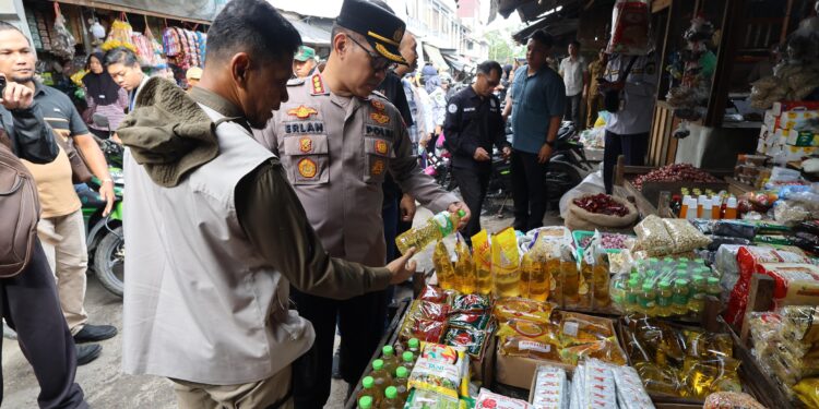 Pastikan Harga Pangan Jelang Idul Adha 2025 Aman, Polda Kalteng Sidak Pasar Tradisional