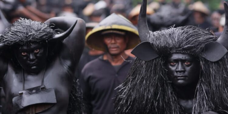Ritual Kebo-Keboan, Warisan Leluhur Yang Tetap Hidup Di Tengah Modernitas