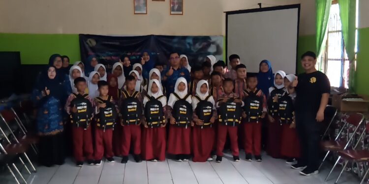PT.Bintang Chip Peduli Siswa SD 01 Rangkasbitung