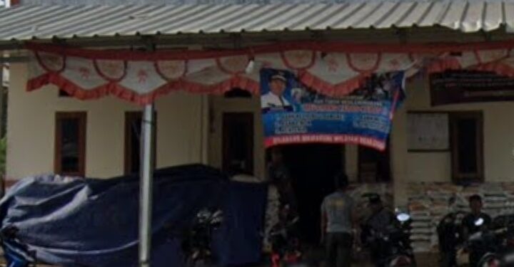 Warga Desa Ciginggang Keluhkan Pemotongan Beras Bansos, Diduga Ada Kongkalikong Perangkat Desa