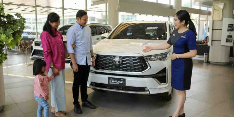 Catat, Ini Daftar Harga Mobil Hybrid Toyota Laris Manis di GIIAS 2025