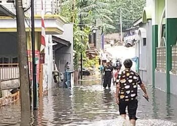 Banjir Kian Parah, Warga Binong Permai Desak Pemkab Tangerang Bertindak