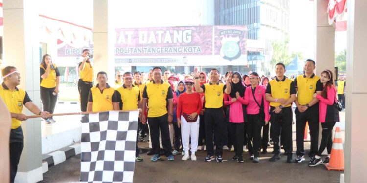 Polres Metro Tangerang Kota Gelar Jalan Santai & Lomba 17 Agustusan Bersama Warga