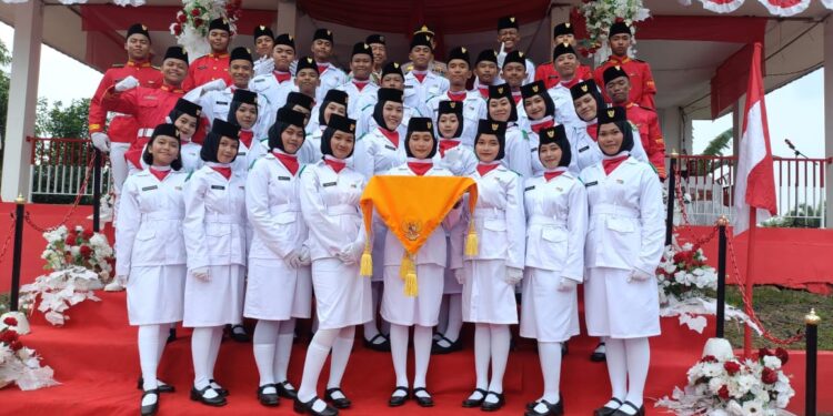 SMA Negeri 1 Batu Engau Sukses Jalankan Tugas Paskibra Kecamatan Batu Engau